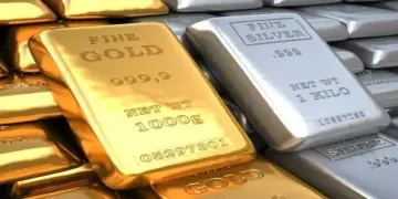 Gold & Silver Prices: दिवाली से पहले सोने-चांदी में बड़ी गिरावट!&nbsp;सोना ₹2,600 और चांदी ₹4,000 सस्ता, जाने लेटेस्ट रेट्स&nbsp;