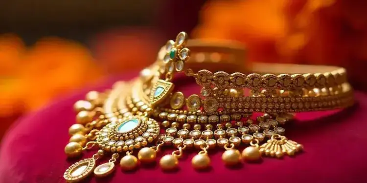 Gold & Silver Price : सुबह-सुबह अपडेट हुए सोने-चांदी के भाव, खरीदने से पहले यहाँ देखे&nbsp;24K से लेकर 14K गोल्ड के ताजा रेट&nbsp;