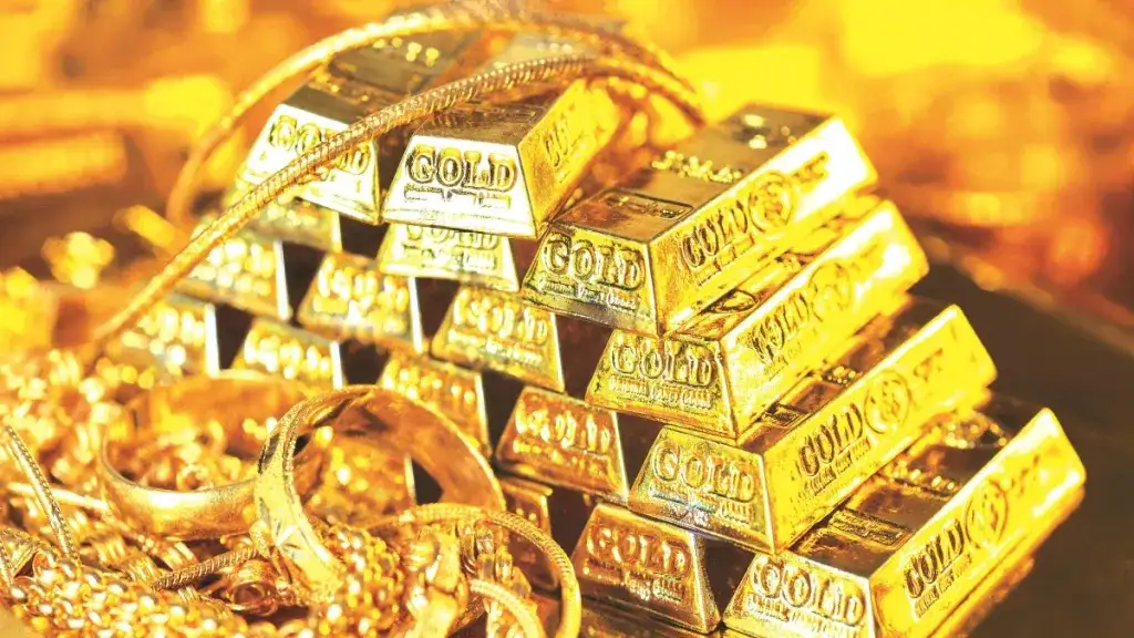 'Gold fell by ₹ 2000, Silver by ₹ 1600...' Good news for gold and silver buyers, record fall in prices after US-China trade deal.