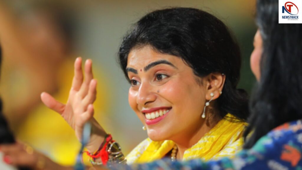 Gujarat Cabinet Expansion: Rivaba Jadeja Joins Bhupendra Patel's New Team of 25 Ministers. Big 'six' in Gujarat politics! Jadeja's wife Rivaba included in the cabinet. News Track in Hindi