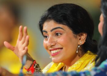 Gujarat Cabinet Expansion: Rivaba Jadeja Joins Bhupendra Patel's New Team of 25 Ministers. Big 'six' in Gujarat politics! Jadeja's wife Rivaba included in the cabinet. News Track in Hindi