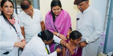 Historical Steps of Jaipur towards safety from cervical cancer: 300 students get free vaccine on the initiative of Mayor Dr. Soumya Gurjar