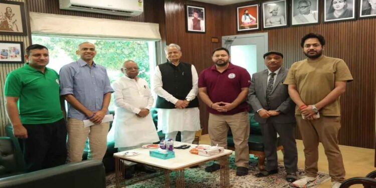 How Gehlot Entry Boosted Tejaswi Yadav: Congress Backs CM Face in Bihar Elections 2025 | How did Gehlot's entry brighten Tejashwi's fortunes? Why did Congress kneel down, understand the whole game. News Track in Hindi
