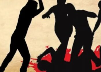 Humanity Shamed: 26-Year-Old Man Beaten to Death in Mumbai After Being Mistaken for Thief | 4 Arrest Humanity is ashamed! In Mumbai, a 26 year old youth was beaten to death considering him a thief, 4 arrested. News Track in Hindi