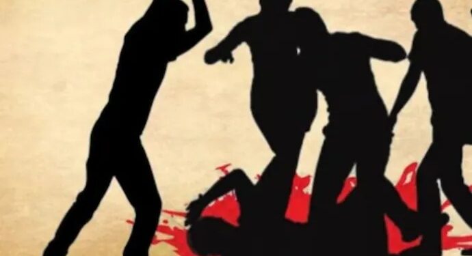 Humanity Shamed: 26-Year-Old Man Beaten to Death in Mumbai After Being Mistaken for Thief | 4 Arrest Humanity is ashamed! In Mumbai, a 26 year old youth was beaten to death considering him a thief, 4 arrested. News Track in Hindi