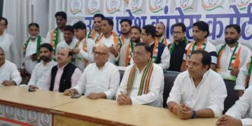 INC Congress | Rahul Gandhi AAP | RLD | BSP | SP | Congress Party UP Congress News | Joins INC | AAP's state vice president held hands, many RLD councilors joined Congress, Avinash Pandey-Ajay Rai... News Track in Hindi