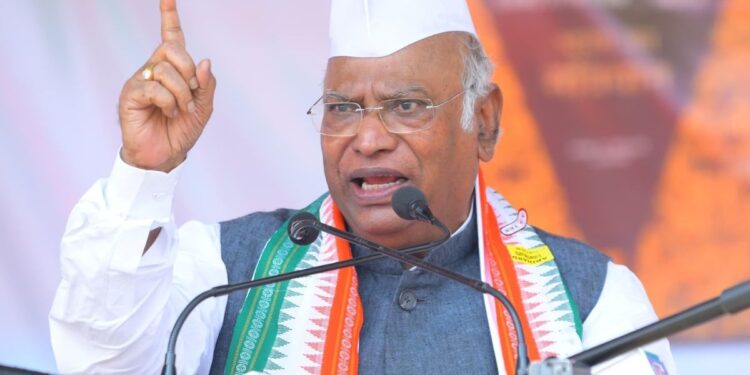 'In my opinion RSS should be banned', Kharge attacks RSS by referring to Patel's letter