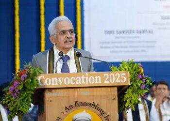 India is showing strength amid global uncertainty: Shaktikanta Das
