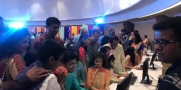 Indian stock market opened with gains on Diwali, buying in IT and banking stocks