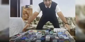 India's 'Credit Card King': This man has so many cards that he needs a cupboard, not a wallet, to keep them