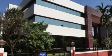 इन्फोसिस का मुनाफा दूसरी तिमाही में 13 प्रतिशत बढ़कर 7,364 करोड़ रुपए हुआ