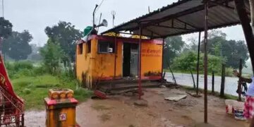 Jharkhand: Demolition in the famous Baghachandi temple in Simdega, people came out on the road in protest, one accused in custody