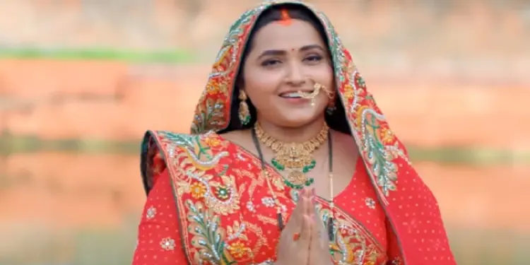 Kajal Raghavani's Chhath special song released, actress became Chhath vraati wearing sixteen makeups