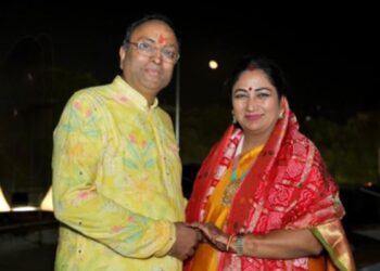 Karva Chauth: Many leaders including CM Rekha Gupta celebrated the festival with traditional enthusiasm, extended best wishes
