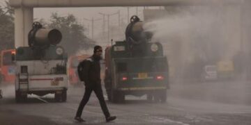 Light rain expected in capital Delhi, air quality remains in 'very poor' category