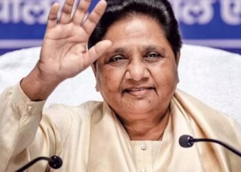 Lucknow news, Mayawati Thanks Massive Crowd in Lucknow Rally, BSP Eyes 2027 Victory | Lucknow: Crowd gathered in Lucknow, Mayawati expressed gratitude, said - BSP government will be formed in 2027! , News Track in Hindi