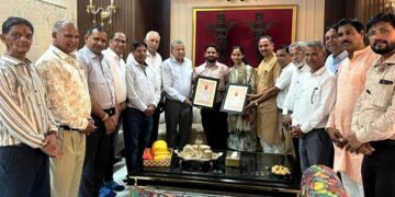 Maheshwari Samaj and Mahesh Seva Samiti honored the brothers and sisters selected in RAS.