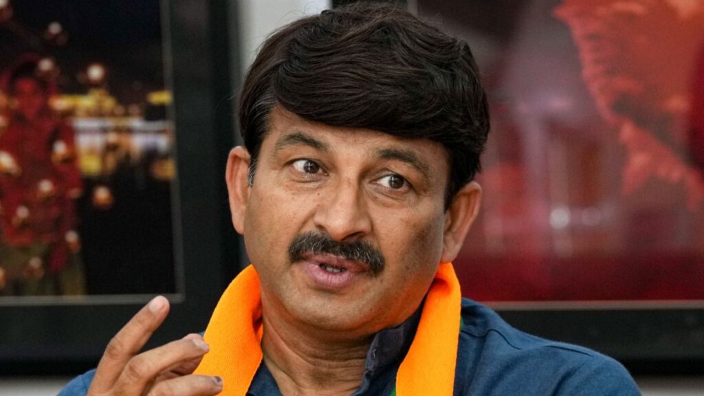 Manoj Tiwari on Tejashwi Yadav. Bihar Elections 2025| MP Manoj Tiwari Bihar Election 2025 War of words about '56 inches'! MP Manoj Tiwari targeted Tejashwi Yadav, made this sharp taunt. News Track in Hindi