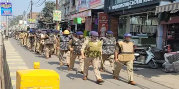 Mobile Internet Suspended For 48 Hours in Bareilly: Mobile internet service stopped for 48 hours in Bareilly, security system was increased before the prayers of jumps, Maulana Shahabuddin Barelvi appealed to Namazis, Mobile Internet Services Suspend for 48 Hours in Bareilly, Securia beefed up ahead of Friday pruers; Maulana shahabuddin barelvi appeals to worshippers