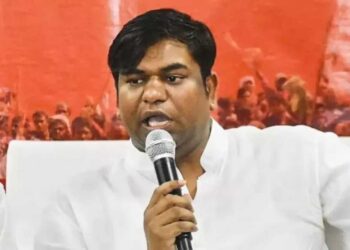 Mukesh Sahani U-Turn: Refuses to Contest Bihar Election, Eyes Deputy CM Post 'Just to become Deputy CM...' Mukesh Sahni took a U-turn at the last minute, refused to contest the elections, created an uproar. News Track in Hindi