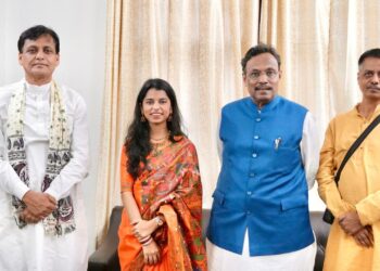 NDA Mastestroke | After Pawan Singh Maithili Thakur Join BJP | Inside Story of Secret Meeting Singer | , Masterstroke of NDA! BJP will join Maithili Thakur after Pawan Singh? Learn the matter inside the meeting. News Track in Hindi