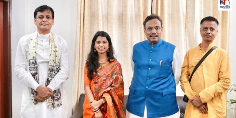 NDA Mastestroke | After Pawan Singh Maithili Thakur Join BJP | Inside Story of Secret Meeting Singer | , Masterstroke of NDA! BJP will join Maithili Thakur after Pawan Singh? Learn the matter inside the meeting. News Track in Hindi