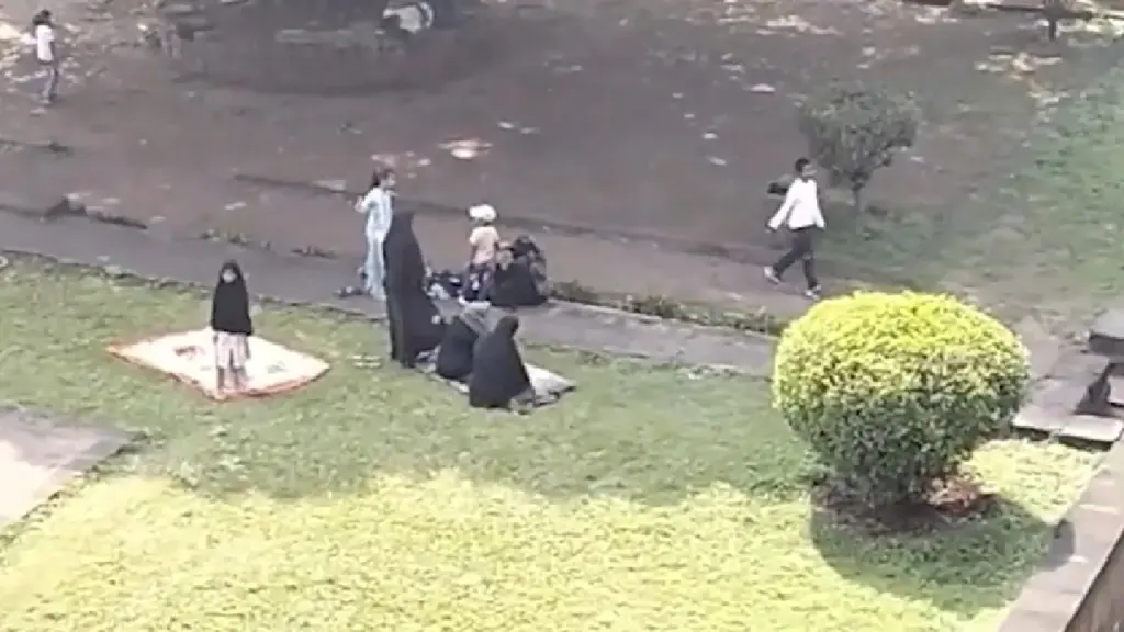 Namaz In Shaniwar Wada: Case filed against three unidentified women for offering namaz in Shaniwar Wada, Pune, Hindu organizations had expressed anger, Case filed against three unidentified women for offering namaz in Shaniwar Wada Pune