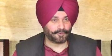 Navjot Singh Sidhu, who entertains the audience with his style, whose 'Golden Duck' also became special.