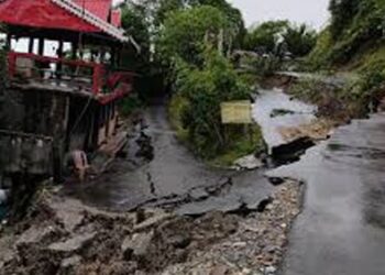Nine people died due to landslides due to heavy rains in Darjeeling, helpline number released, PM Modi expressed grief