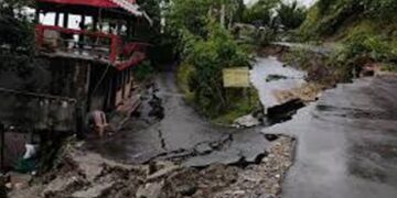 Nine people died due to landslides due to heavy rains in Darjeeling, helpline number released, PM Modi expressed grief