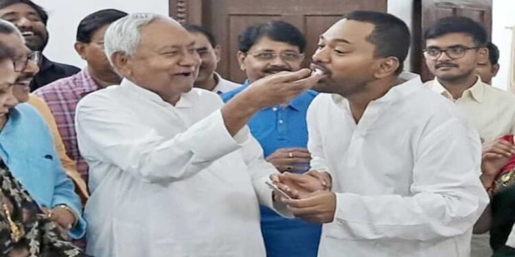 Nitish Kumarâ€™s Son Nishant Kumar May Contest Bihar Assembly Elections from Harnaut | 'Coronation' of Nitish's son! Will Nishant Kumar contest Bihar elections? The condition of the opposition is bad, announcement may be made soon. News Track in Hindi
