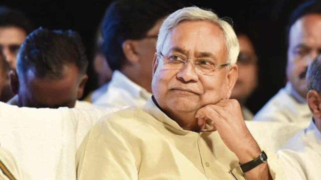 Nitish Kumar's Minister Betrays JDU, Joins RJD Ahead of Bihar Election â€“ Big Political Shock | Nitish's minister betrayed before the elections! Left JDU and joined RJD, party prepared for counterattack | News Track in Hindi