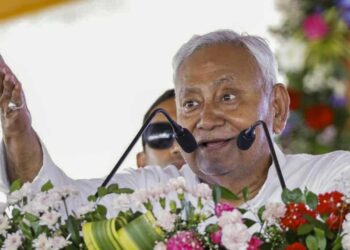 Nitish kumar gives â‚0,000 to women ahead of Bihar elections 2025 | What did Nitish Kumar say by giving 10,000 to women, made a big game before Bihar elections. News Track in Hindi
