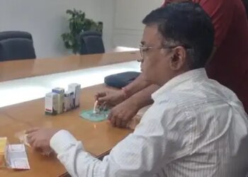 नोएडा : कफ सिरप को लेकर कई फैक्ट्री में औषधि विभाग ने की जांच