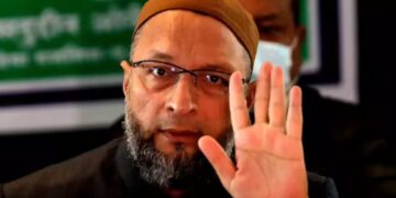 Owaisi in Super-Active Mode: Ultimatum to Tejashwi and Modi, Bihar Politics on Boil | In Bihar elections, Owaisi, Tejashwi and Modi gave direct ultimatum to Owaisi, Tejashwi and Modi in the 'super-active' mode. News Track in Hindi