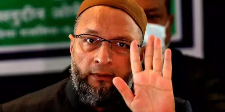Owaisi in Super-Active Mode: Ultimatum to Tejashwi and Modi, Bihar Politics on Boil | In Bihar elections, Owaisi, Tejashwi and Modi gave direct ultimatum to Owaisi, Tejashwi and Modi in the 'super-active' mode. News Track in Hindi