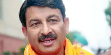 PM Modi celebrated Diwali with soldiers, Manoj Tiwari said - our real family is deployed on the borders