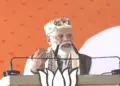 PM Narendra Modi's Samastipur Rally: These 'lathbandhan' people... PM Narendra Modi takes a dig at the grand alliance, asking people - When everyone has a light in their hands, then why do they need a lantern? These 'lathbandhan' people... PM Narendra Modi takes a dig at the grand alliance, asking people - when everyone has a light in their hand, do they need a lantern?