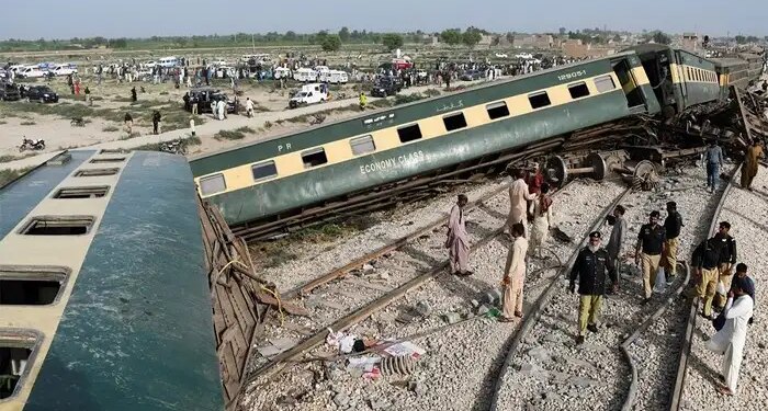 Pakistan blames India for Jafar Express accident, Railway Minister again shouts about nuclear bomb