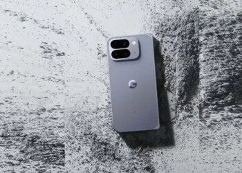 Pixel 10 Pro Fold Blast: चलते-चलते अचानक फटा गूगल का फ्लैगशिप फोन, भूलकर भी न करे ये गलतियाँ वरना भुगतना होगा अंजाम&nbsp;