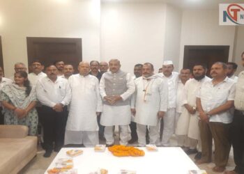 Pramod Tiwari Urges Congress Workers to Strengthen Organization | Pratapgarh News: Strengthen the organization with 'a booth 11 youth', the message of Pramod Tiwari to the workers. News Track in Hindi