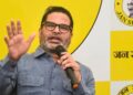 Prashant Kishore's Big Decision: Jan Suraaj Chief Declines to Contest Bihar Elections | Prashant Kishore's biggest 'masterstroke'! PK made a surprising announcement before Bihar elections. News Track in Hindi