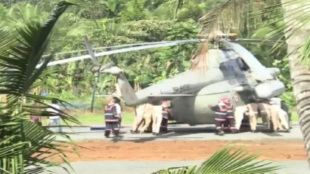 President Draupadi Murmu: President Draupadi Murmu narrowly escaped, helipad caved in after helicopter landed in Kerala, see video, helipad in Kerala caved in as helicopter of president Draupadi Murmu landed see video