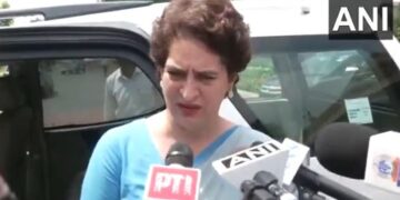 Prime Minister should clarify his stand on the absence of women journalists in Muttaki's press conference: Priyanka Gandhi Vadra