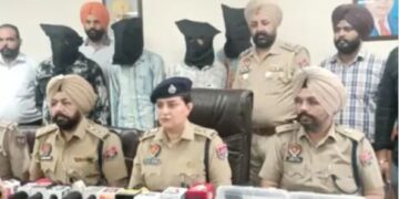 Punjab: Tarn Taran police arrested 5 members of gangster Landa Harike group, recovered illegal weapons.
