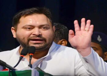 RJD Expels 27 Leaders for Anti-Party Activities Ahead of Bihar Elections. Big action by RJD before elections, 27 leaders expelled from the party, strict action against 'rebels'. News Track in Hindi