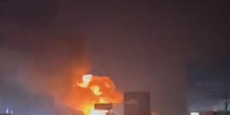 Rajasthan: A severe accident on Jaipur-Ajmer highway: Fire in truck filled with LPG cylinder, 7 vehicles in grip, two killed, many injured