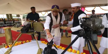 Rajnath Singh's Warning to Pakistan: If someone is of handicap, both history and geography will change ... Rajnath Singh on Vijayadashami gave an open warning to Pakistan, if anyone dares, both history and geography will change ... Rajnath Singh Gave An open warning to pakistan on Vijayadashami.