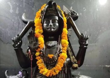 2026 में आएगी शनि की महा कृपा! ये राशियाँ छोड़ेंगी संघर्ष का रास्ता और भरेंगी तरक्की की सीढ़ियाँ, घर में बरसेगी अपार धन-संपत्ति&nbsp;