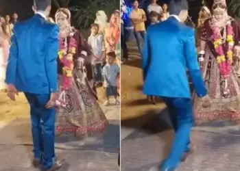 Seeing the dance steps of the groom, the bride also started laughing, can't stop laughing after watching the viral video.